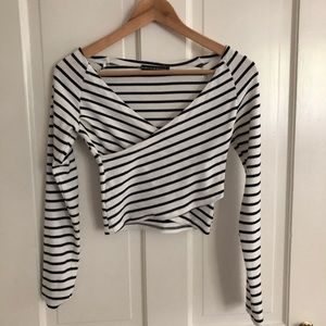 Long sleeve striped crop top